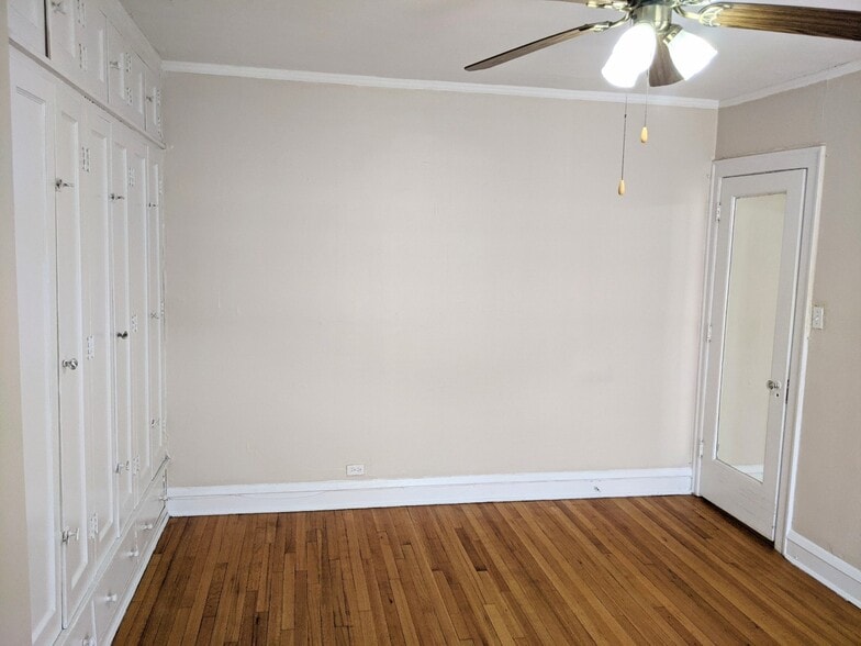 Building Photo - 905 Elmwood Ave