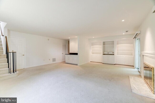 Building Photo - 1412 McLean Mews Ct