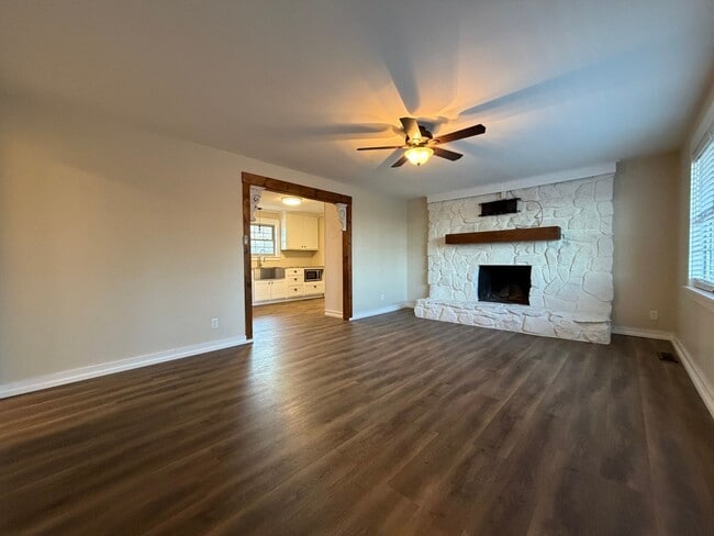 Building Photo - 2 bedroom/1 bath home in West Morristown