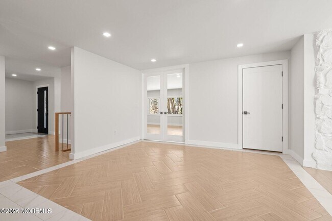 Building Photo - 441 Slocum Pl