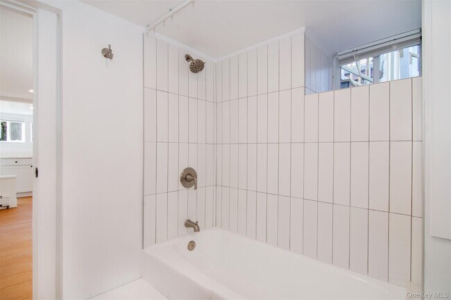 Building Photo - 9 N Buckhout St