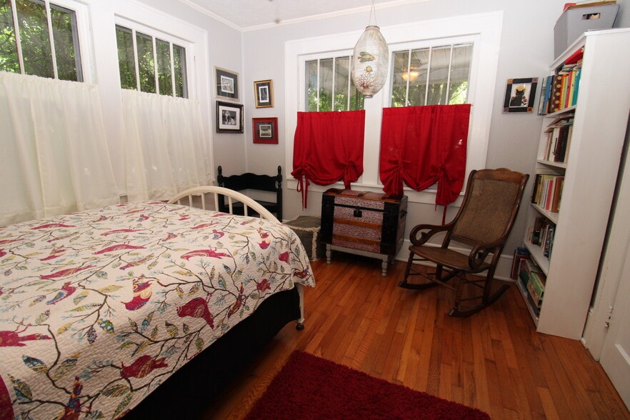 Building Photo - 32 Balm Grove Ave