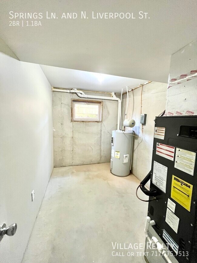 Building Photo - 155 Springs Ln