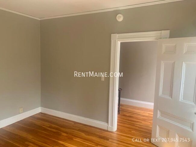 Building Photo - 13 Hudson St