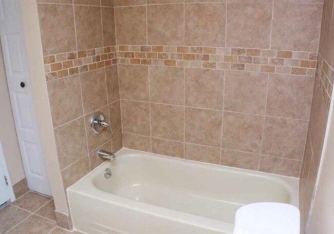 Building Photo - 217 James Ct