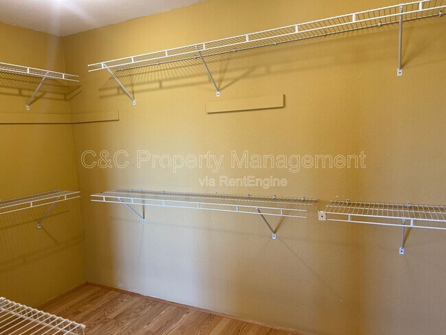 Building Photo - 293 Saybrook Way