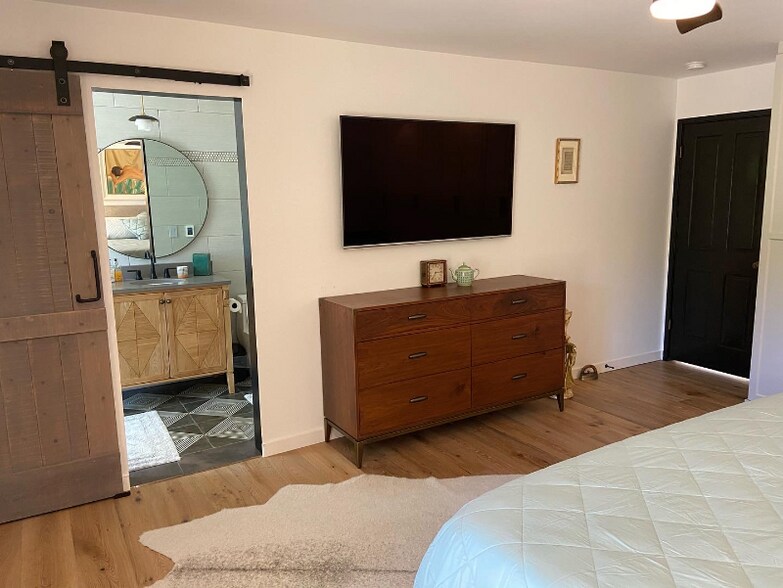 Building Photo - 3662 Lovall Valley Rd