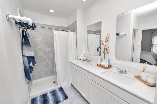 Building Photo - 1740 White Water Ct