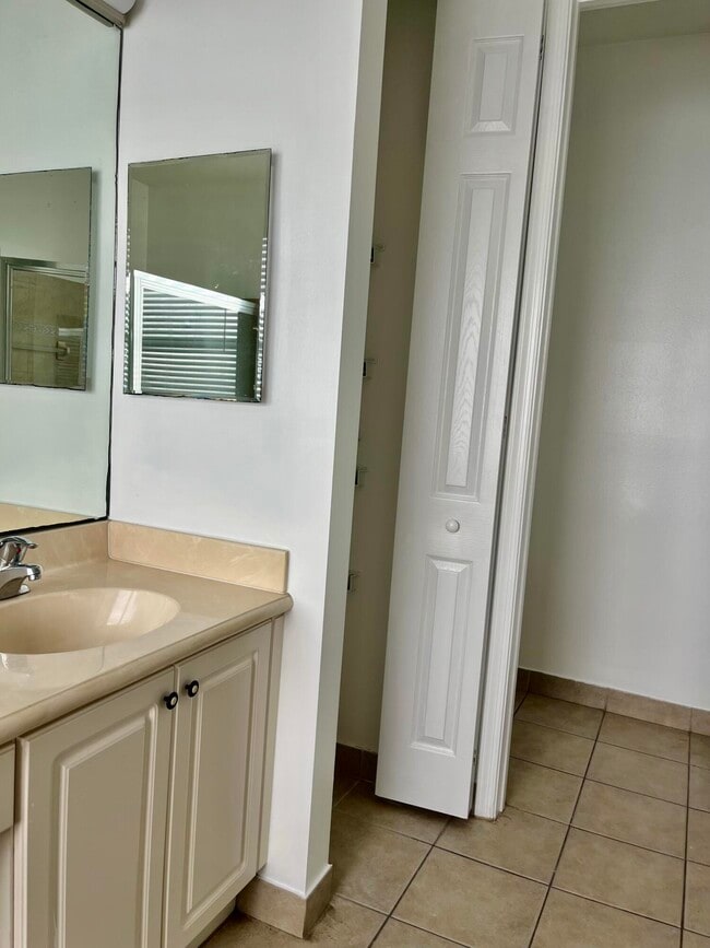 Building Photo - 325 Mulberry Grove Rd