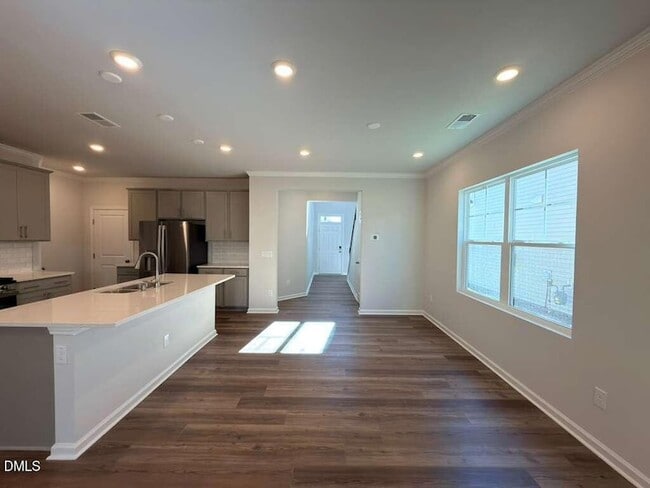 Building Photo - 2008 English Saddle Ln