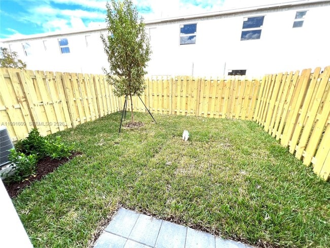 Building Photo - 1864 SE 27th Rd