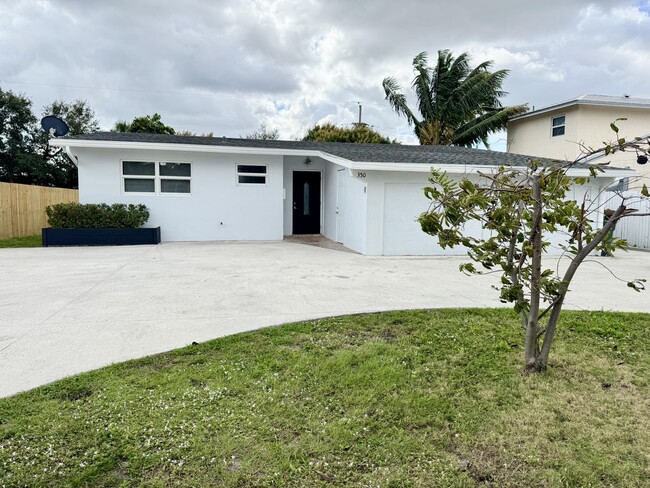 Building Photo - 350 Cypress Dr