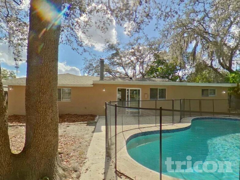 Building Photo - 2541 Brampton Ct