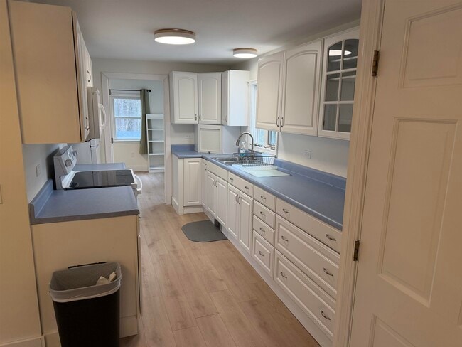 Building Photo - 27 Flint Pond Dr