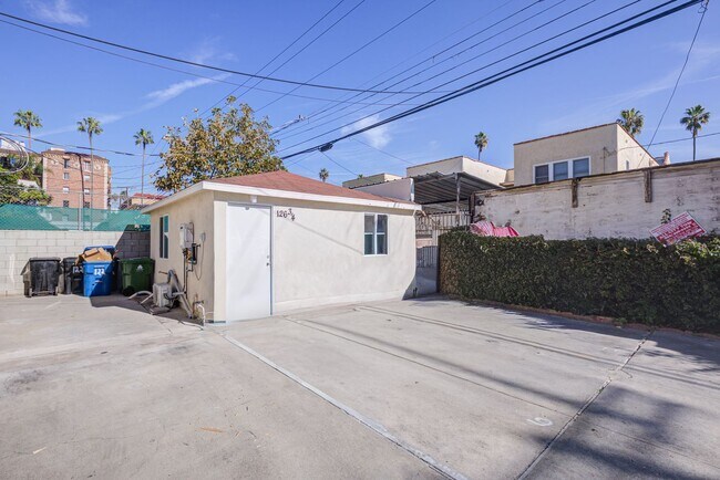 Building Photo - Berendo Street Apartments