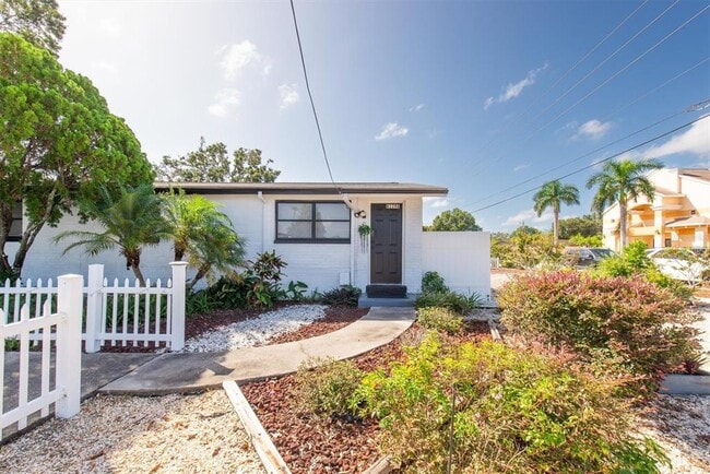 Primary Photo - 3394 74th Ave N