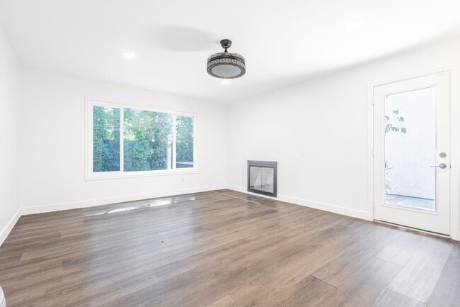 Building Photo - 640 E Banyan St