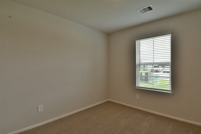 Building Photo - 1233 Wilkins Vly St