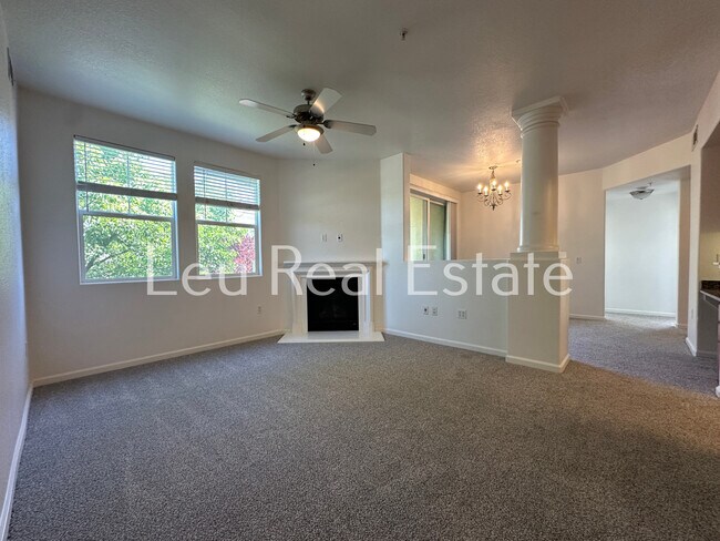 Building Photo - 900 Moon Cir