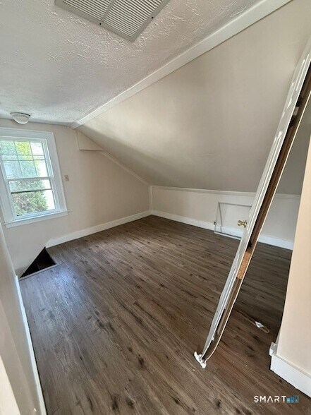 Building Photo - 34 Homeside Ave