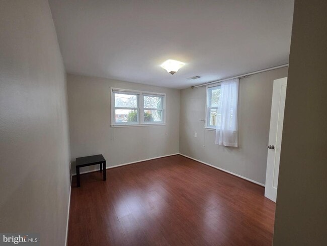 Building Photo - 8140 Drayton Ln