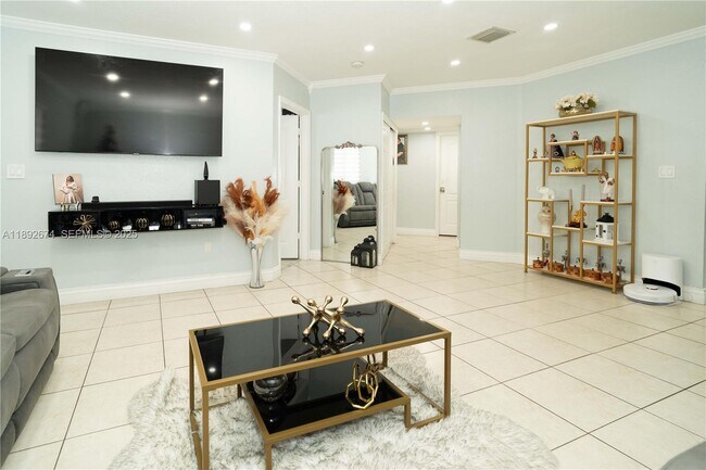 Building Photo - 298 E 3rd St