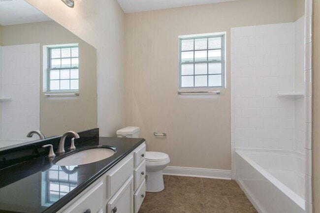 Building Photo - 407 N Tonti St
