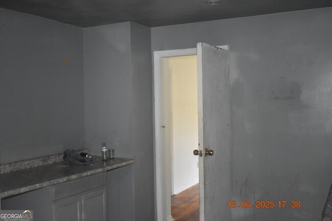 Building Photo - 803 Grosso Ave