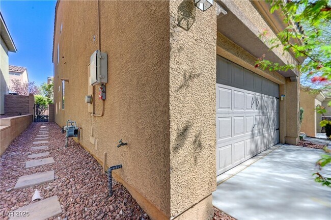 Primary Photo - 10638 Mt Blackburn Ave
