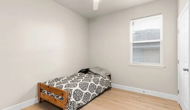 Building Photo - MUST SEE!!! Beautiful Home - Won't Last Lo...