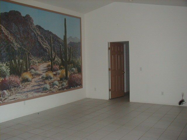Building Photo - 2440 E calle Bacardi