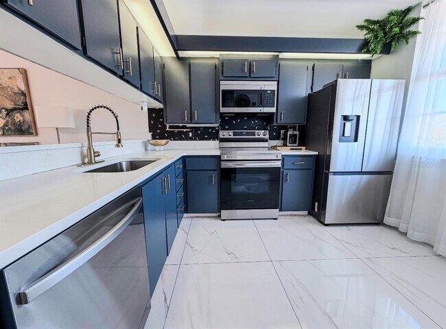 Building Photo - 3635 Whitehall Dr