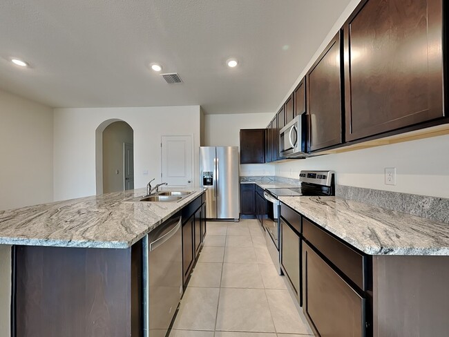 Building Photo - 5254 Dragonfly Dr