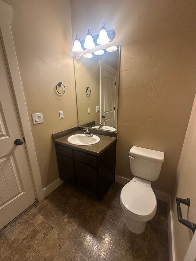 Building Photo - BEAUIFUL HOME!!!