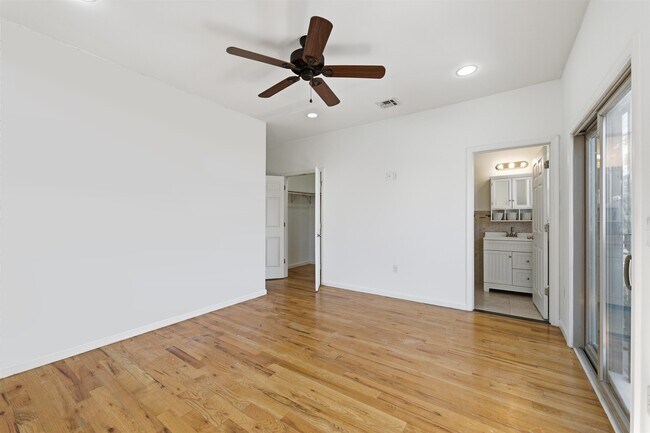 Building Photo - 54 Laidlaw Ave