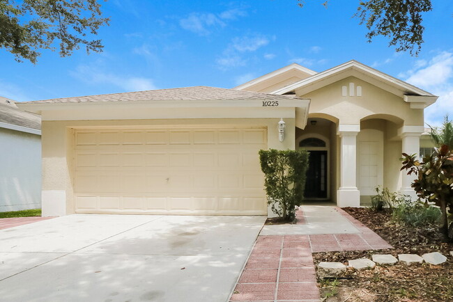 Building Photo - 10225 Hunters Haven Blvd