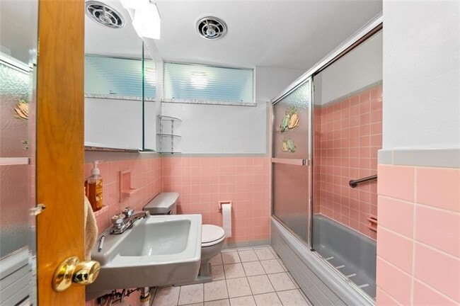 Building Photo - 4813 Sandy Dr