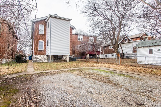 Building Photo - 7729-31 Gissler Ave