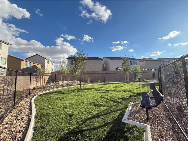 Building Photo - 7516 Castlegreen Ave