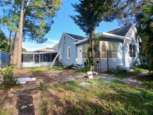 Building Photo - 8509 Claonia St