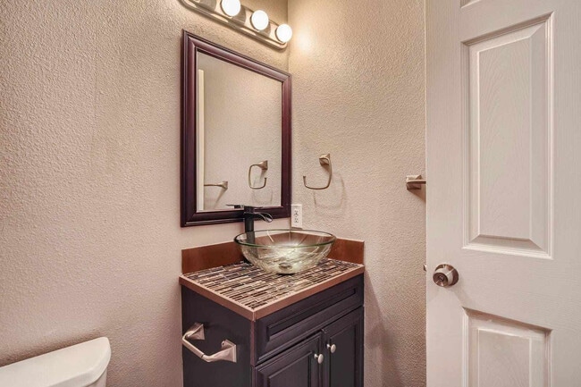 Building Photo - 33914 35th Ave SW