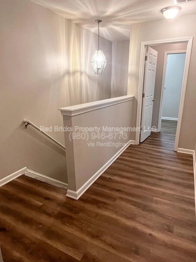 Building Photo - 4630 Craigmoss Ln