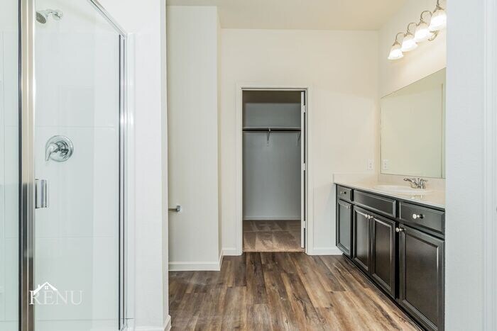 Building Photo - 503 London Dr