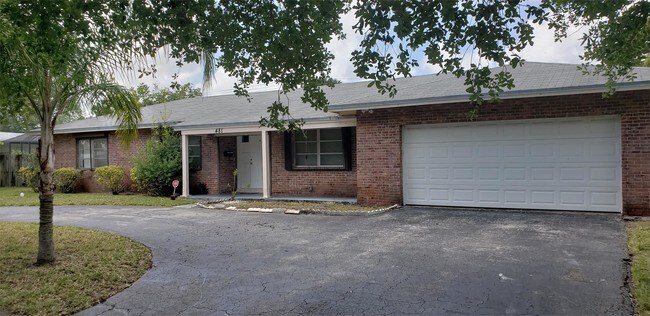Building Photo - 481 SW 58th Ave