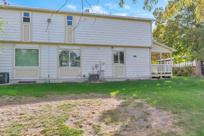 Building Photo - Charming 3-Bedroom Taylorsville Home with 3.5 Baths and Spacious Living