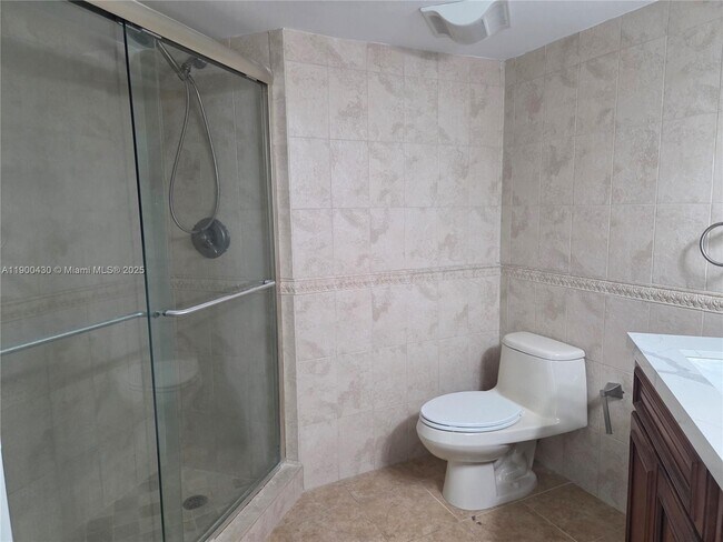 Building Photo - 5880 Collins Ave