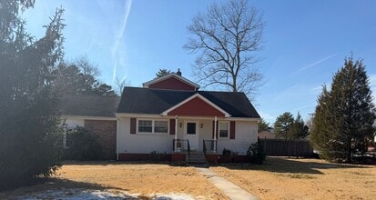 Building Photo - Spacious 4-Bedroom Gem in Desirable Galloway – Ready to Move In!