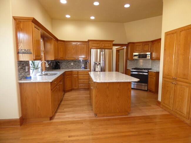 Building Photo - 4465 Countryside Ct NE