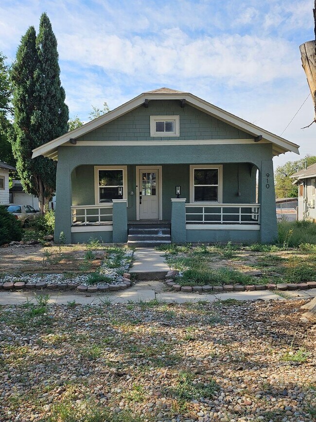 Building Photo - ALL PROSPECTIVE TENANTS MUST SUBMIT A $58 ...