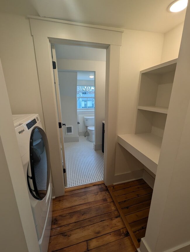 Building Photo - Brand-New Apartment in Historic Covington, New Appliances, In Unit Washer/Dryer